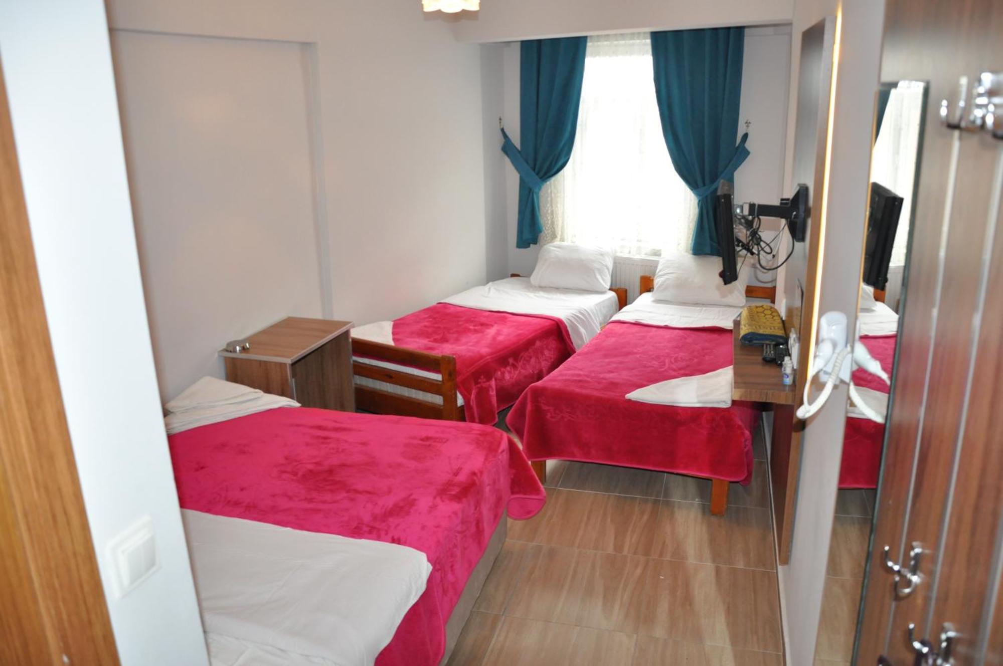 Hotel Altug 伊斯帕尔塔 客房 照片